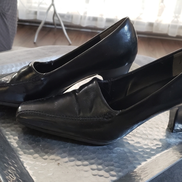 Aerosoles Kitten Heel - Picture 4 of 8